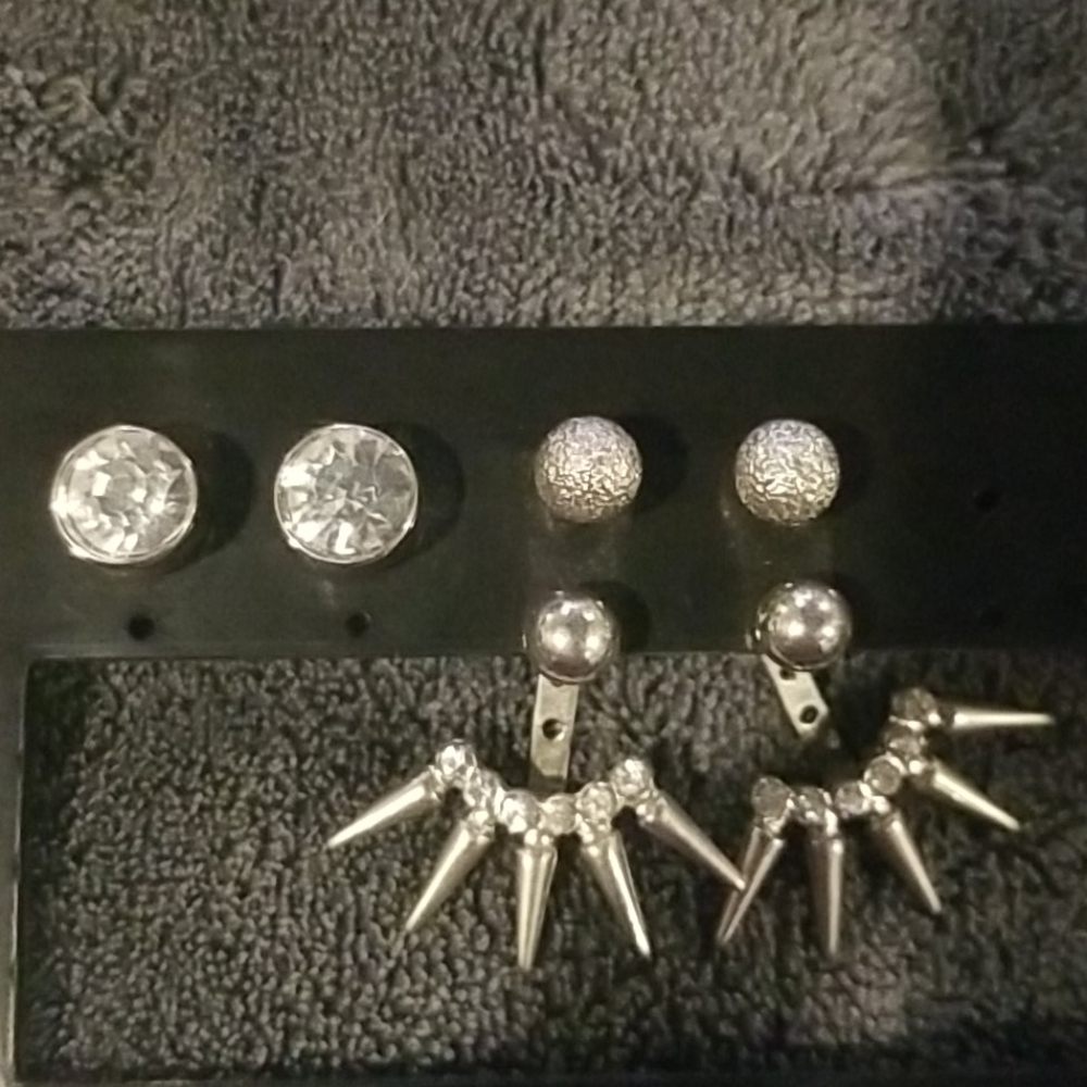3 pairs of earrings